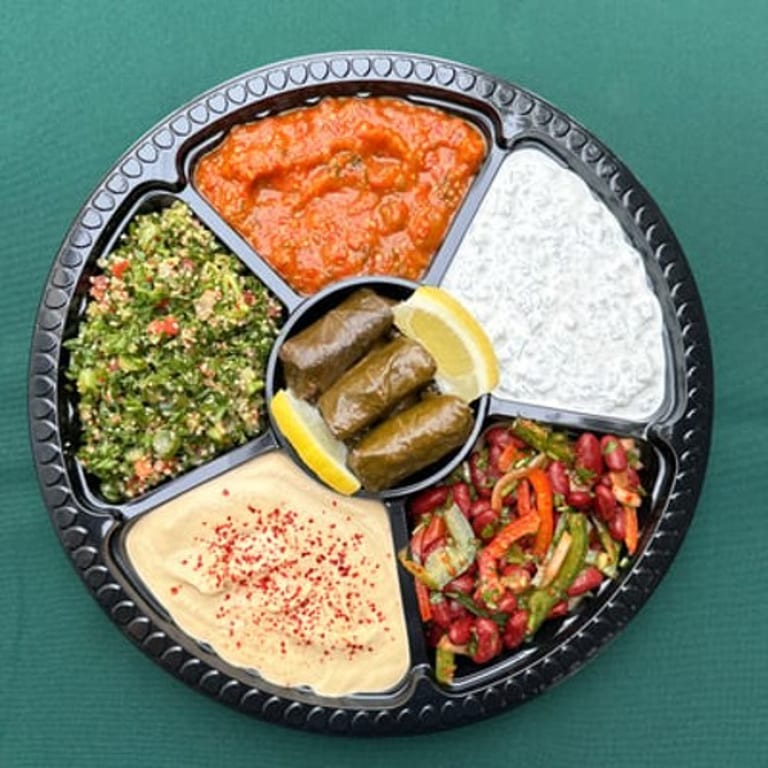 Pita Bread Delights: Mediterranean Cuisine Favorites